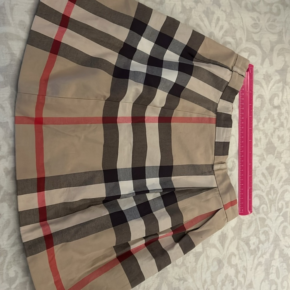 Burberry jr. Girls mini skirt in good condition - Picture 5 of 7